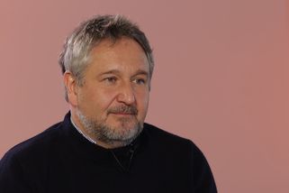 Smejkal: Připravme se i na nejhorší, omikron není hračka, sledovat počty nakažených už nemá smysl | Prostor X